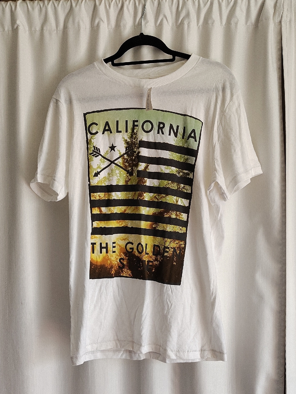 Aeropostale White Graphic Tee with Green and Brown Print